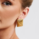 Bronte™ – guldfarvede ringøreringe med tidløs charme